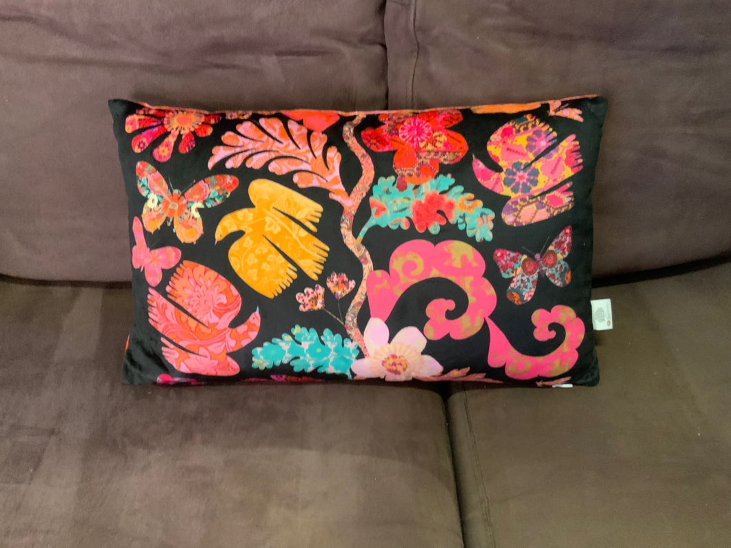 CUSHION BLACK FLORAL