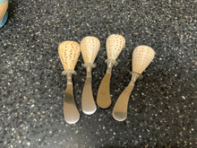 Load image into Gallery viewer, Sea shell spreader
